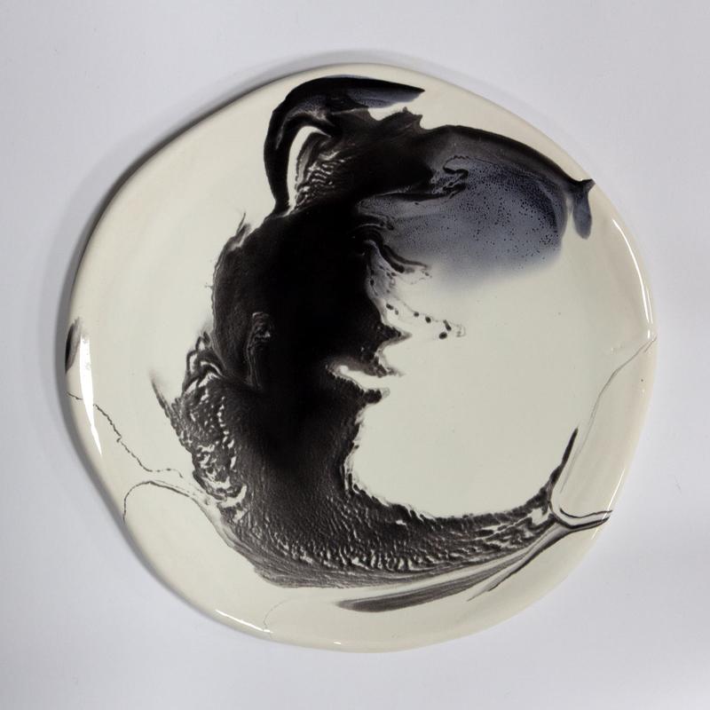 Handmade ceramic plate with marble pattern black on white - Image 7