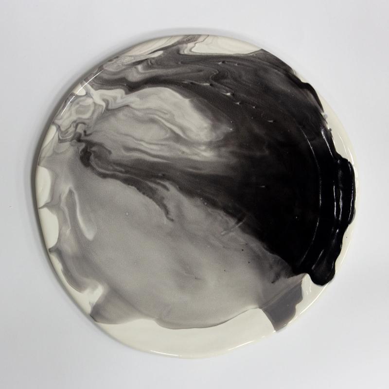 Handmade ceramic plate with marble pattern black on white - Image 9