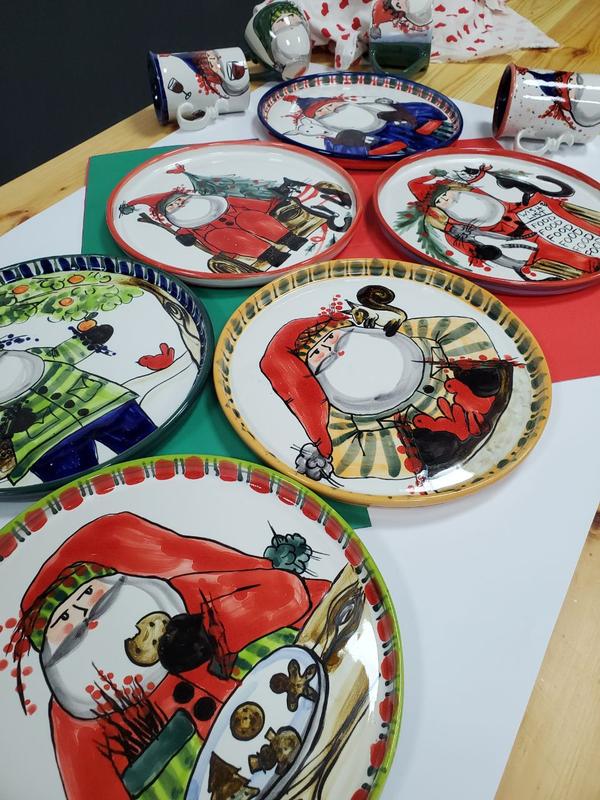 New Year's Ceramic Plate – Unique Santa Claus Design by Artist Anastasiia Solokha - Image 4